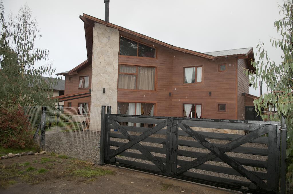 Apart Hotel Raices Patagonicas Диня Хуапи Екстериор снимка