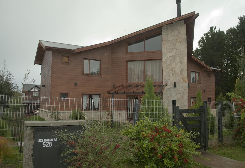 Apart Hotel Raices Patagonicas Диня Хуапи Екстериор снимка